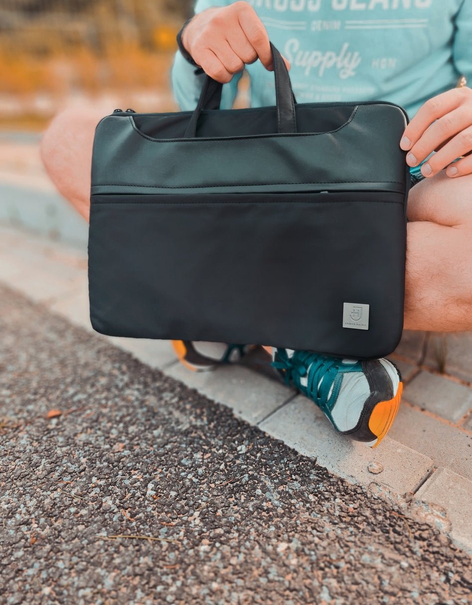 Kamea | James Hawk 2-i-1 taske og laptop-sleeve. Beskytter op til 13,3" bærbar. Udtrækkeligt håndtag. Justerbar skulderrem.