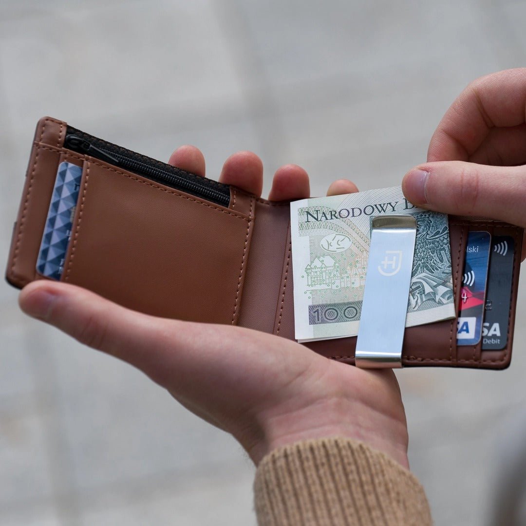 Kamea | James Hawk ultra tynd pung. Tykkelse på kun 1,5 cm. Plads til 9 kort og kontanter. RFID-beskyttelse.