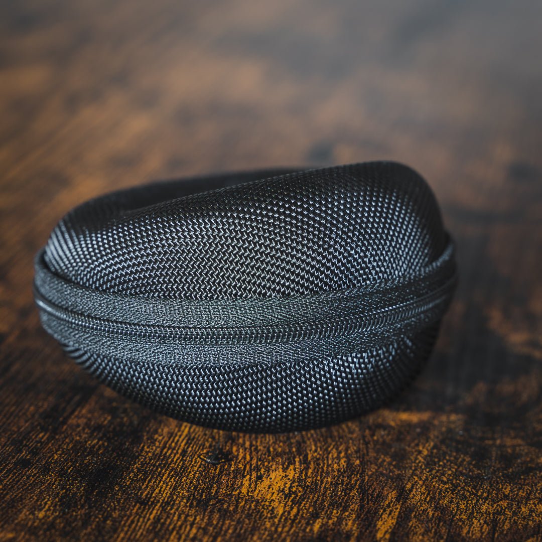 Kamea | James Hawk ur etui. Holdbart og beskyttende. Slidstærk polyester. Blødt for. Universel pasform til alle ure.