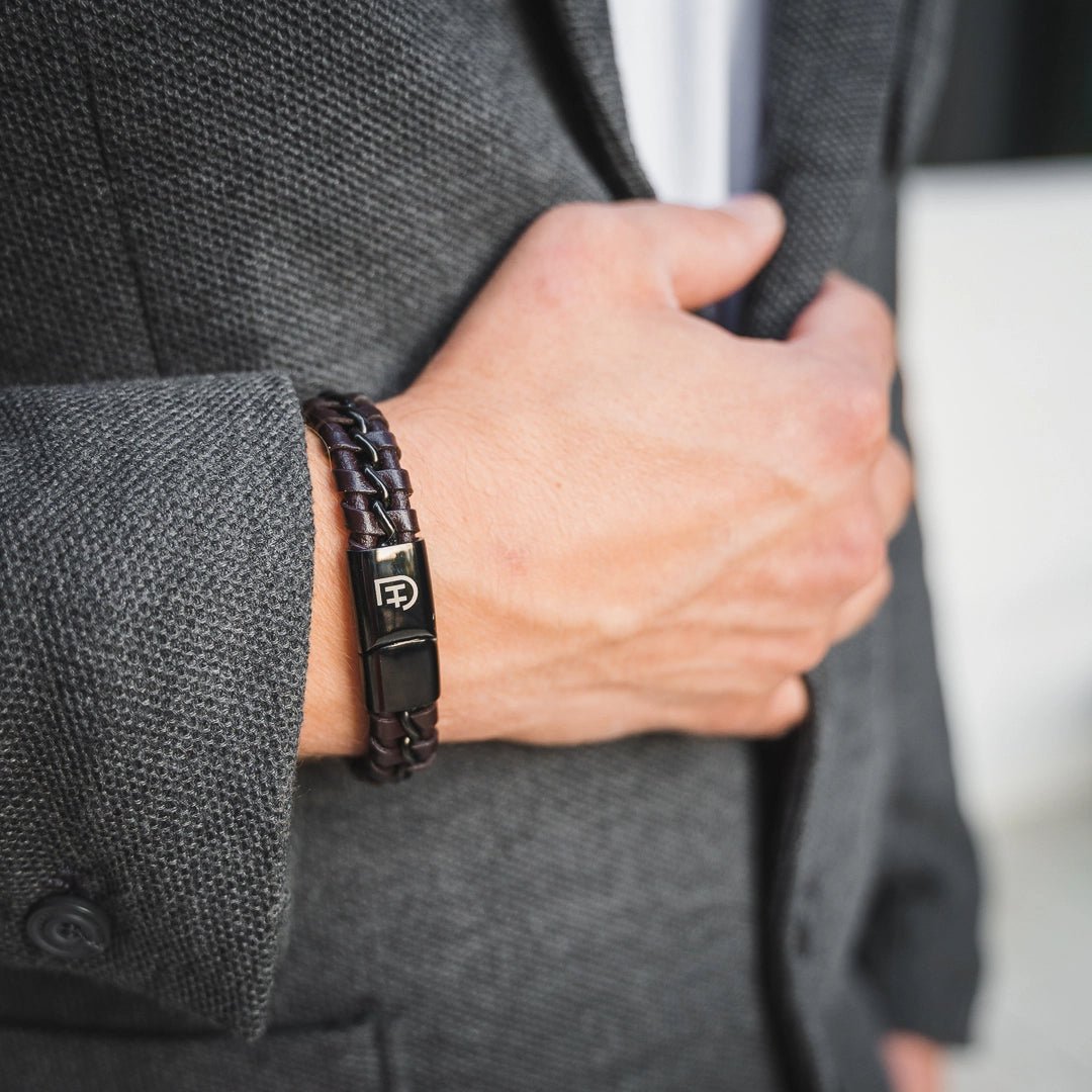 Kamea | James Hawk flettet læderarmbånd. 100% okselæder. Sort rustfrit stålspænde med magnetlukning. Tre størrelser.
