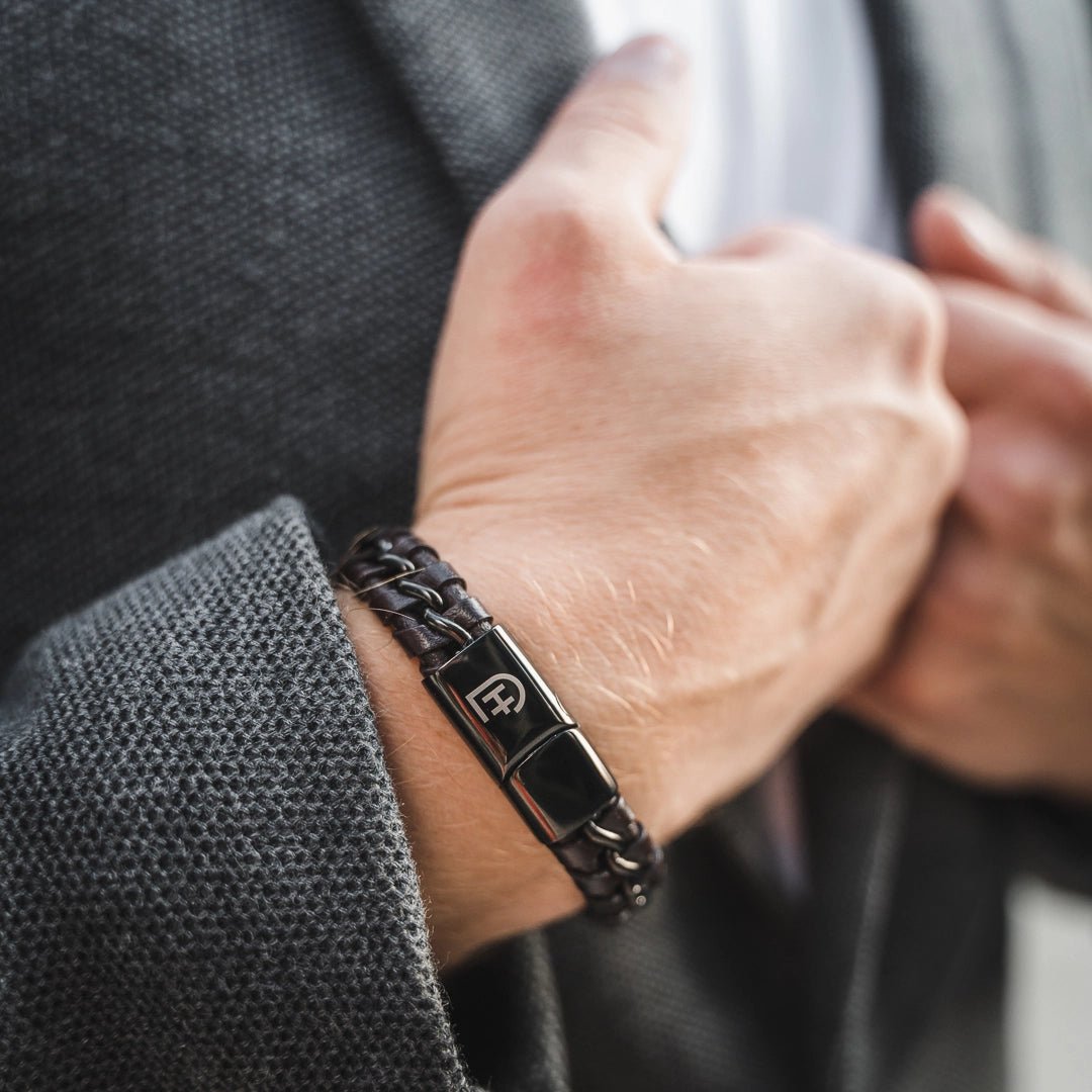 Kamea | James Hawk flettet læderarmbånd. 100% okselæder. Sort rustfrit stålspænde med magnetlukning. Tre størrelser.