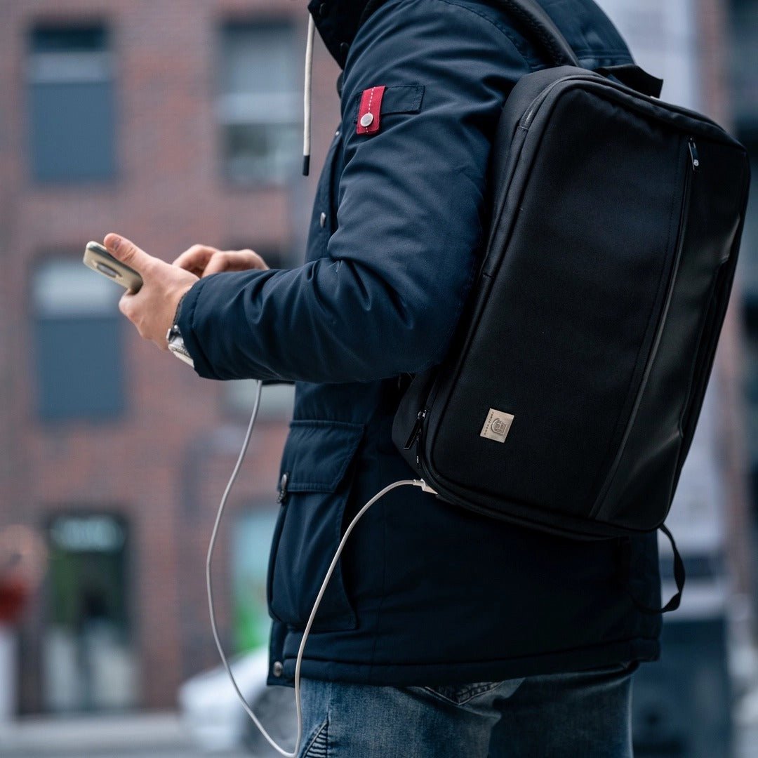 Kamea | James Hawk 2-i-1 rygsæk og laptoptaske. 180 graders åbning, USB-port. Justerbar skulderrem. Vandtæt materiale.