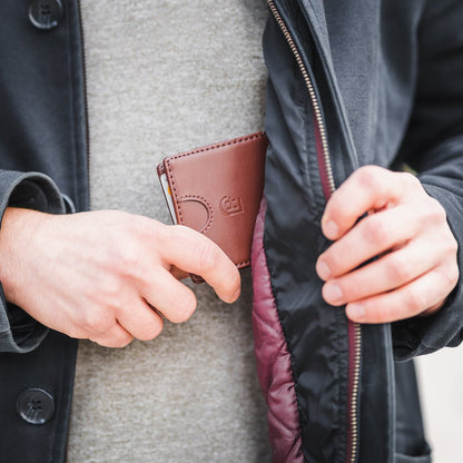 Kamea | James Hawk Flip Wallet. Plads til 5 kort og mønter. Høj kvalitet og slank design. Flip-funktion. RFID-beskyttelse.
