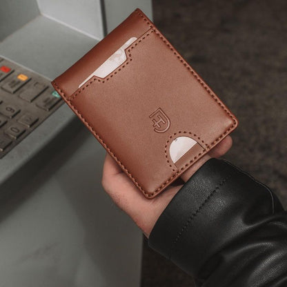 Kamea | James Hawk ultra tynd pung. Tykkelse på kun 1,5 cm. Plads til 9 kort og kontanter. RFID-beskyttelse.