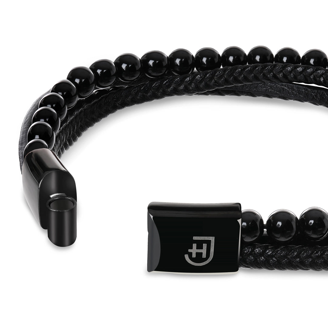 Kamea | James Hawk 4-delt læderarmbånd med sorte Onyx perler. Sort rustfrit stålspænde med magnetlukning. Tre størrelser.