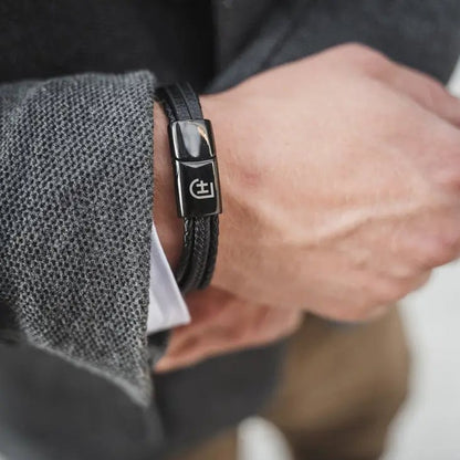 Kamea | James Hawk 5-delt læderarmbånd med glat og flettet læder. Sort rustfrit stålspænde med magnetlukning. Tre Størrelser.