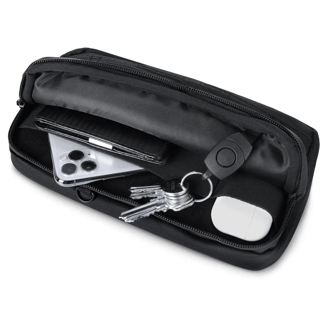 Kamea | James Hawk Travel Organizer. Organisering af pas, kort og tilbehør. Vandtæt materiale. Økologiske læderdetaljer.